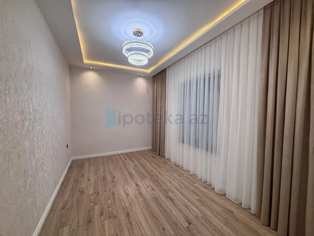 Satılır 4 otaqlı mənzil 150 m²