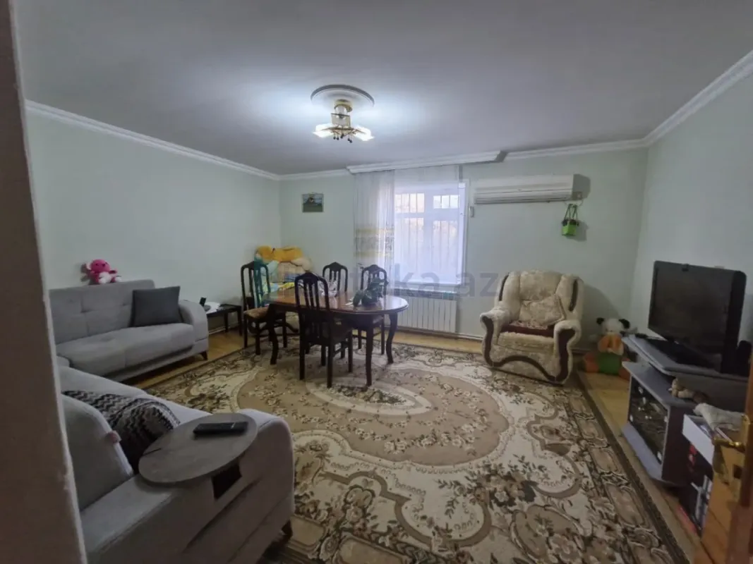 Satılır 6 otaqlı mənzil 220 m²