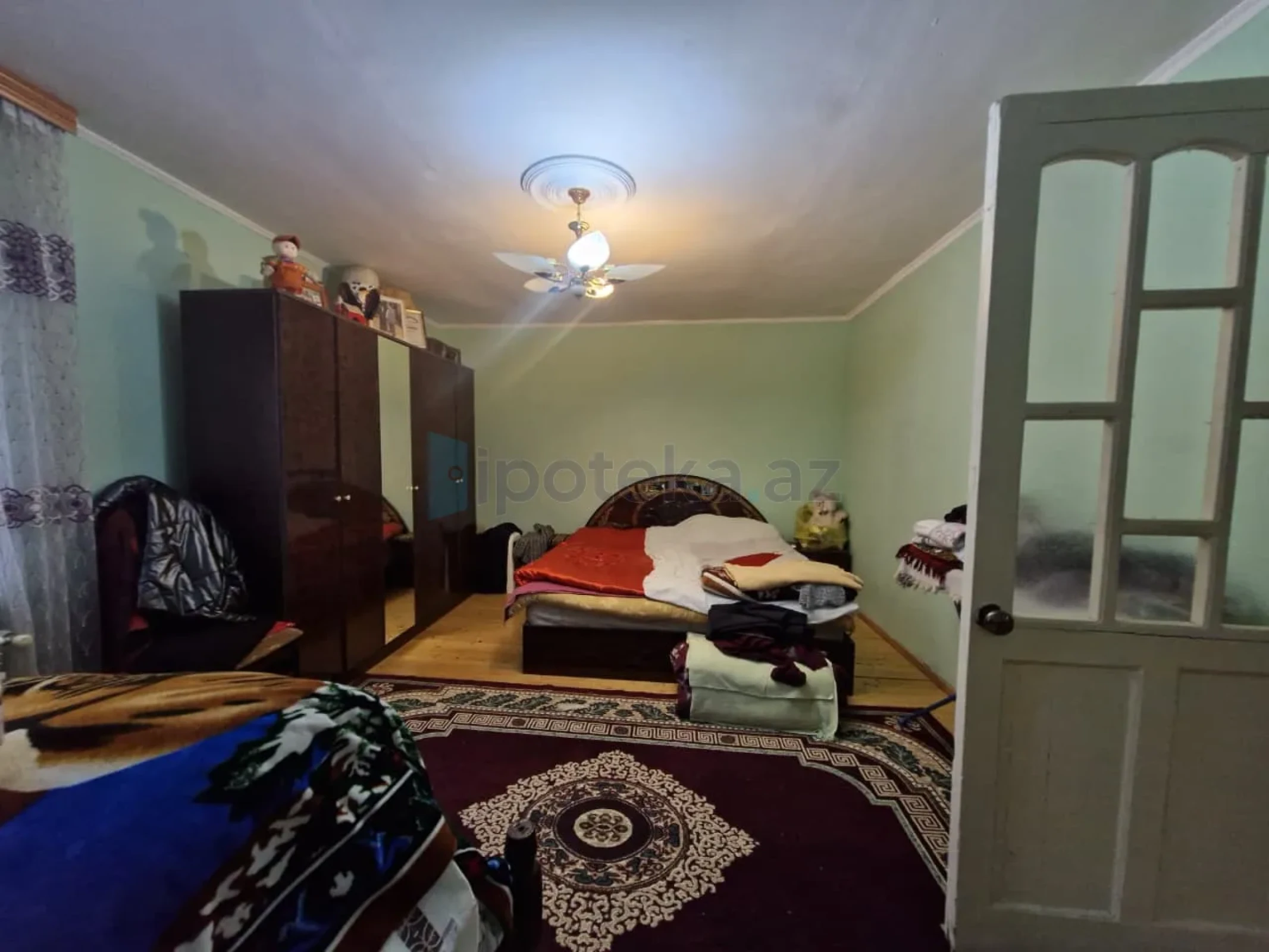 Satılır 6 otaqlı mənzil 220 m²