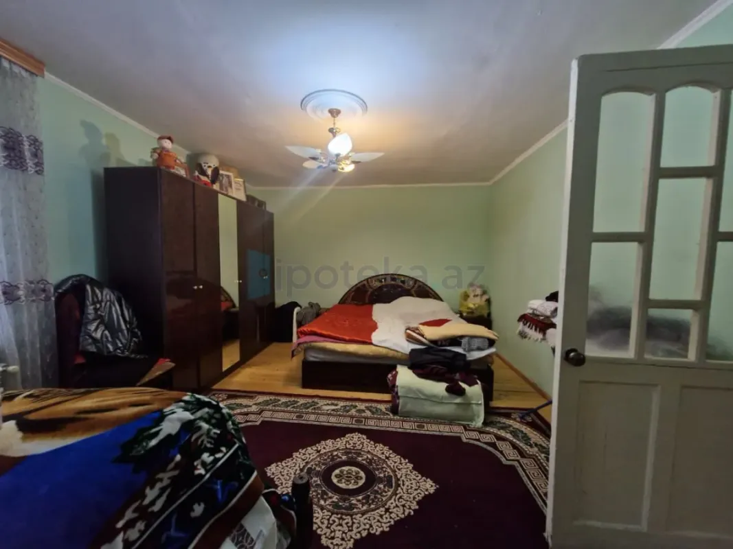 Satılır 6 otaqlı mənzil 220 m²