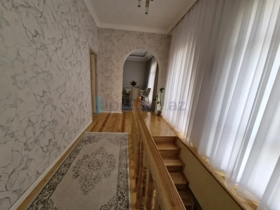 Satılır 6 otaqlı mənzil 220 m²