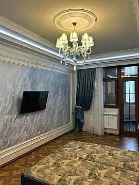 Satılır 4 otaqlı yeni tikili 165 m²