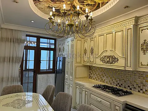 Satılır 4 otaqlı yeni tikili 165 m²
