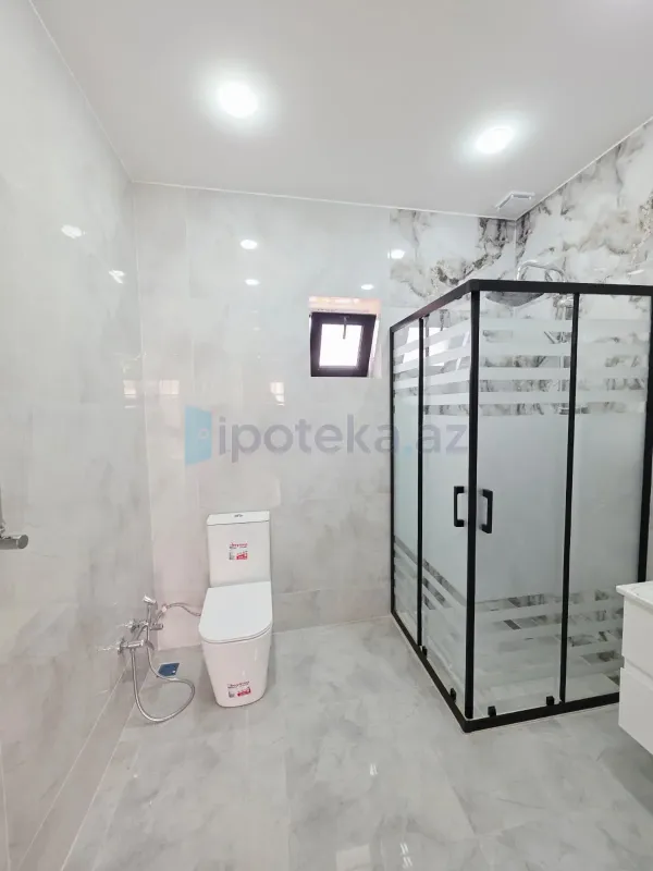 Satılır 5 otaqlı mənzil 200 m²