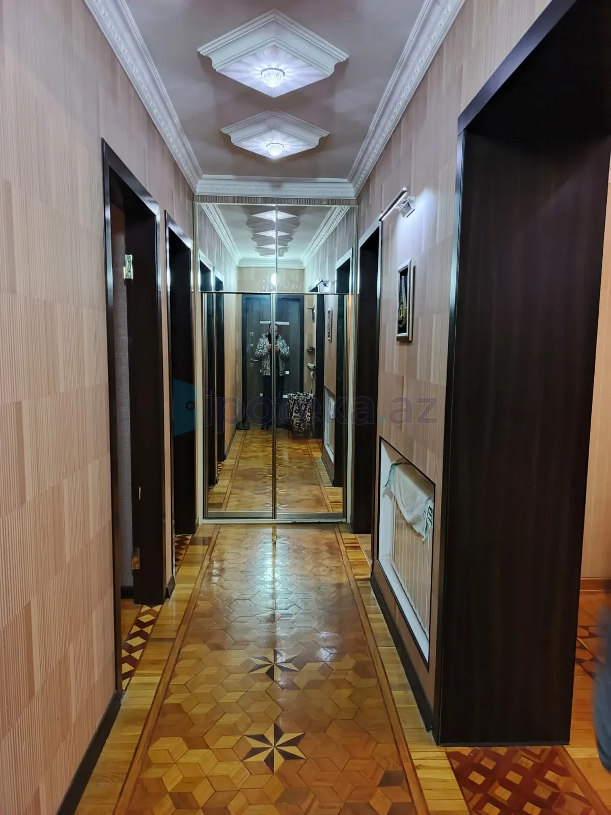 Satılır 4 otaqlı köhnə tikili 110 m²