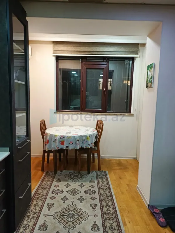 Satılır 4 otaqlı köhnə tikili 110 m²