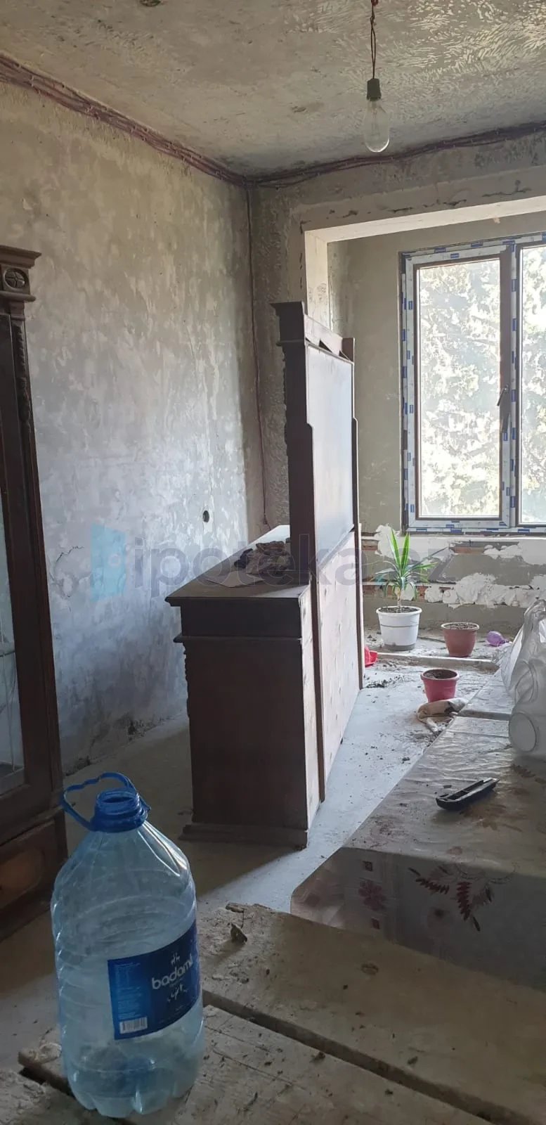 Satılır 4 otaqlı köhnə tikili 110 m²