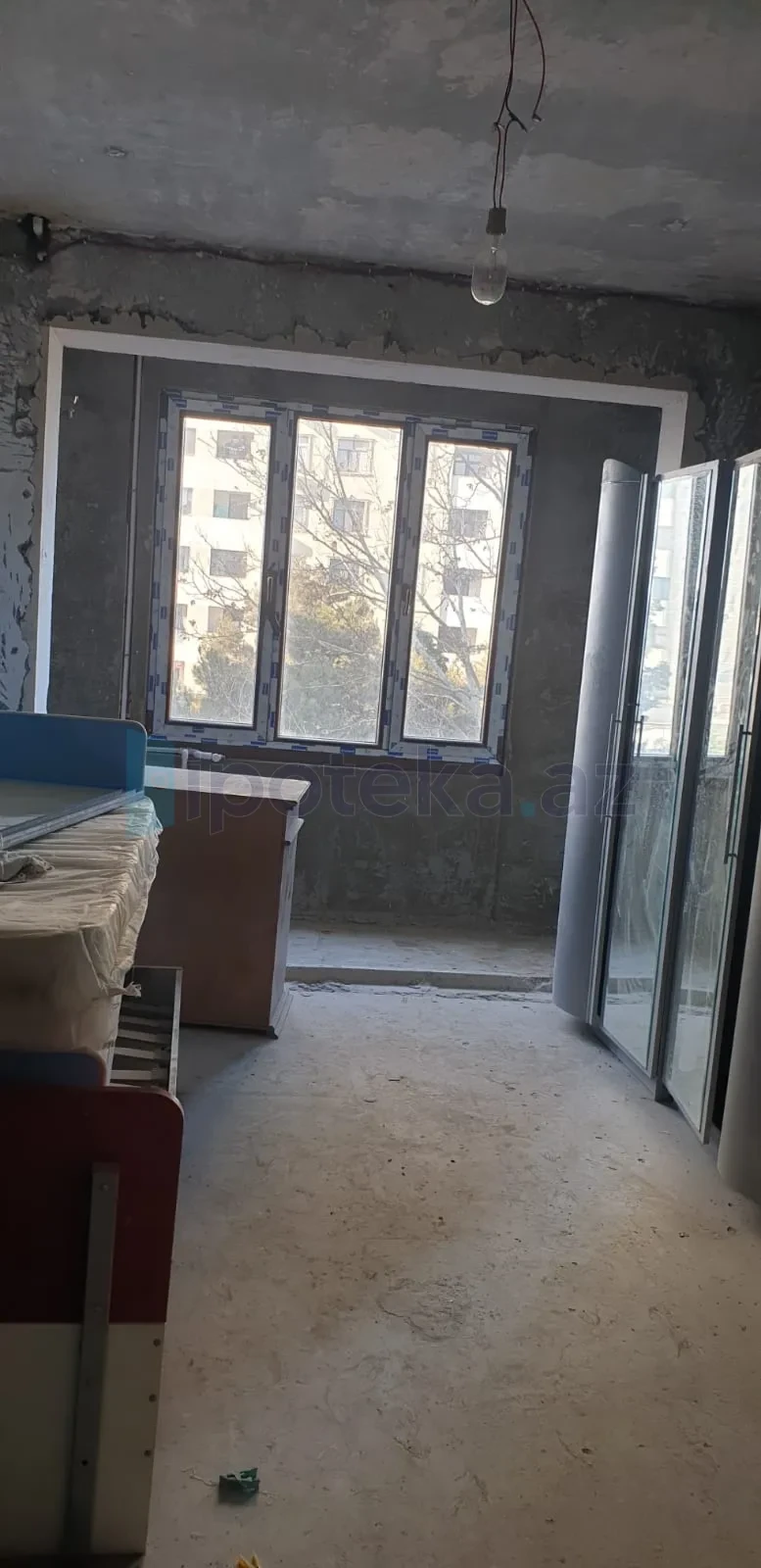 Satılır 4 otaqlı köhnə tikili 110 m²