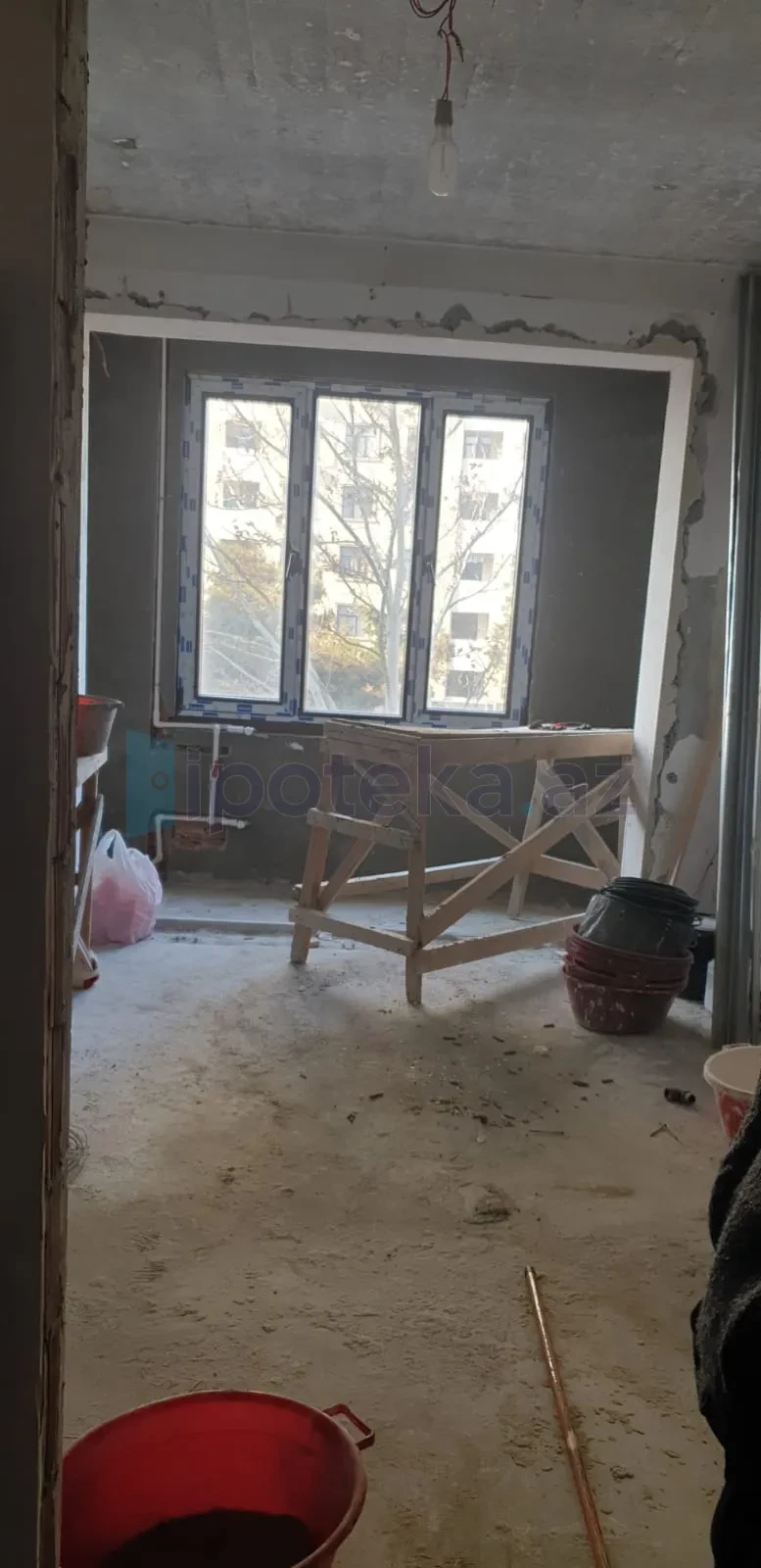 Satılır 4 otaqlı köhnə tikili 110 m²