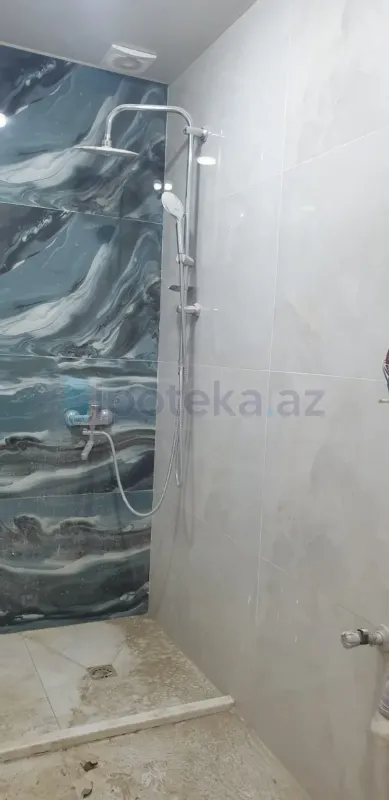 Satılır 4 otaqlı köhnə tikili 110 m²