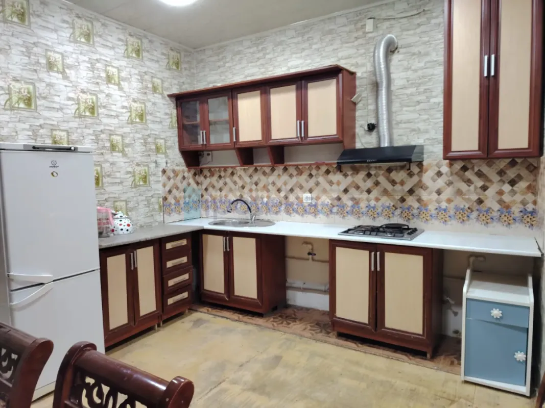 Satılır 6 otaqlı həyət evi 200 m²