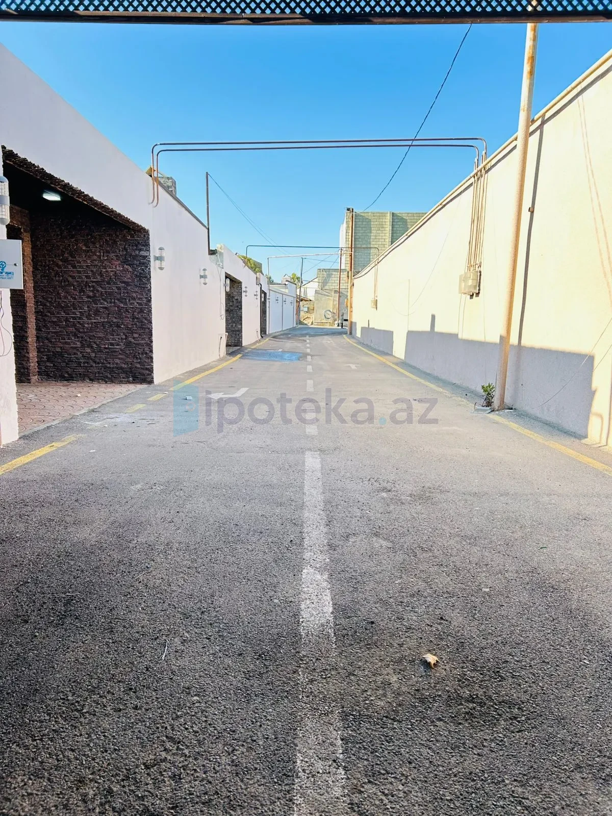 Satılır 5 otaqlı mənzil 3000 m²