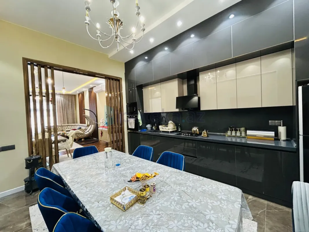 Satılır 5 otaqlı mənzil 3000 m²