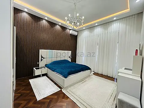 Satılır 5 otaqlı mənzil 3000 m²