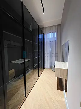 Satılır 5 otaqlı mənzil 230 m²