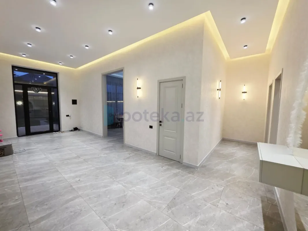 Satılır 5 otaqlı mənzil 230 m²