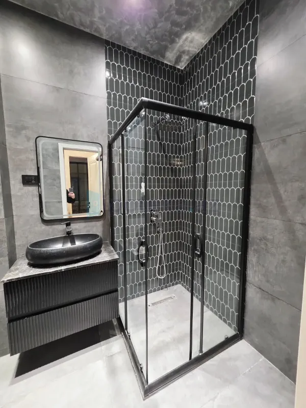 Satılır 5 otaqlı mənzil 230 m²