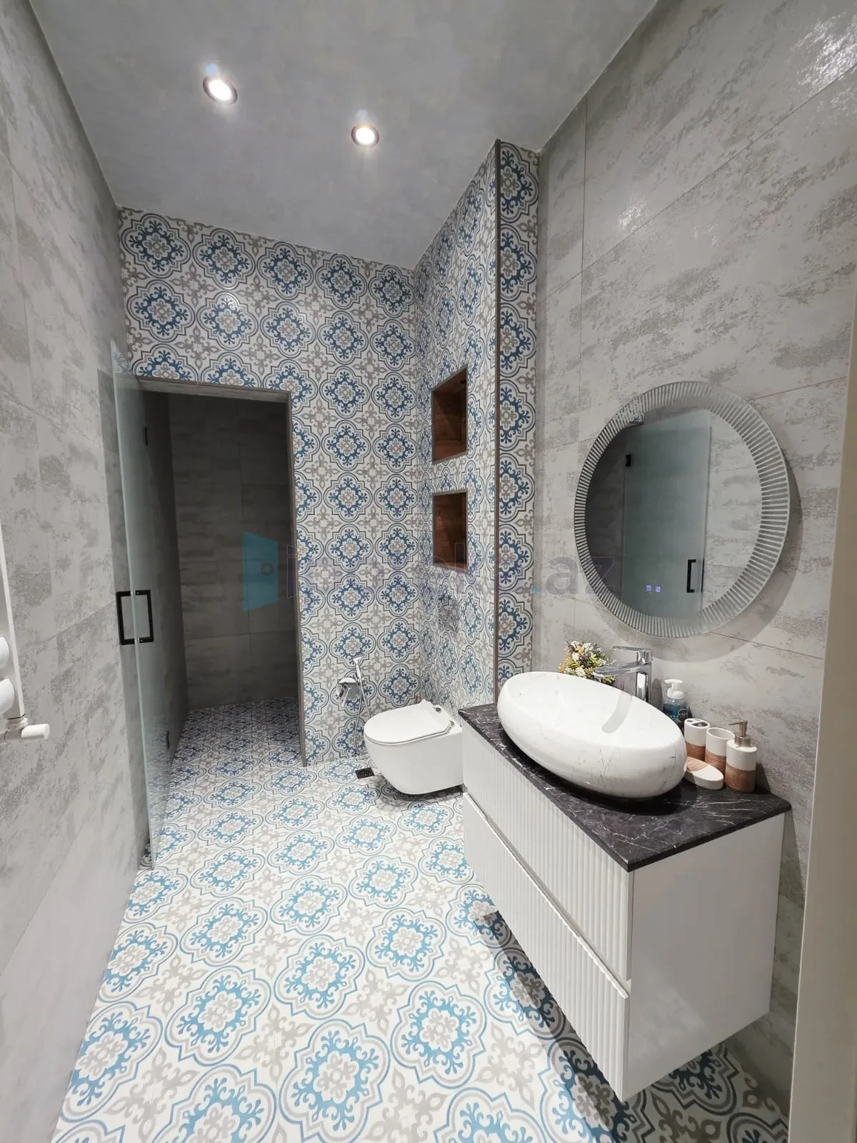 Satılır 5 otaqlı mənzil 230 m²