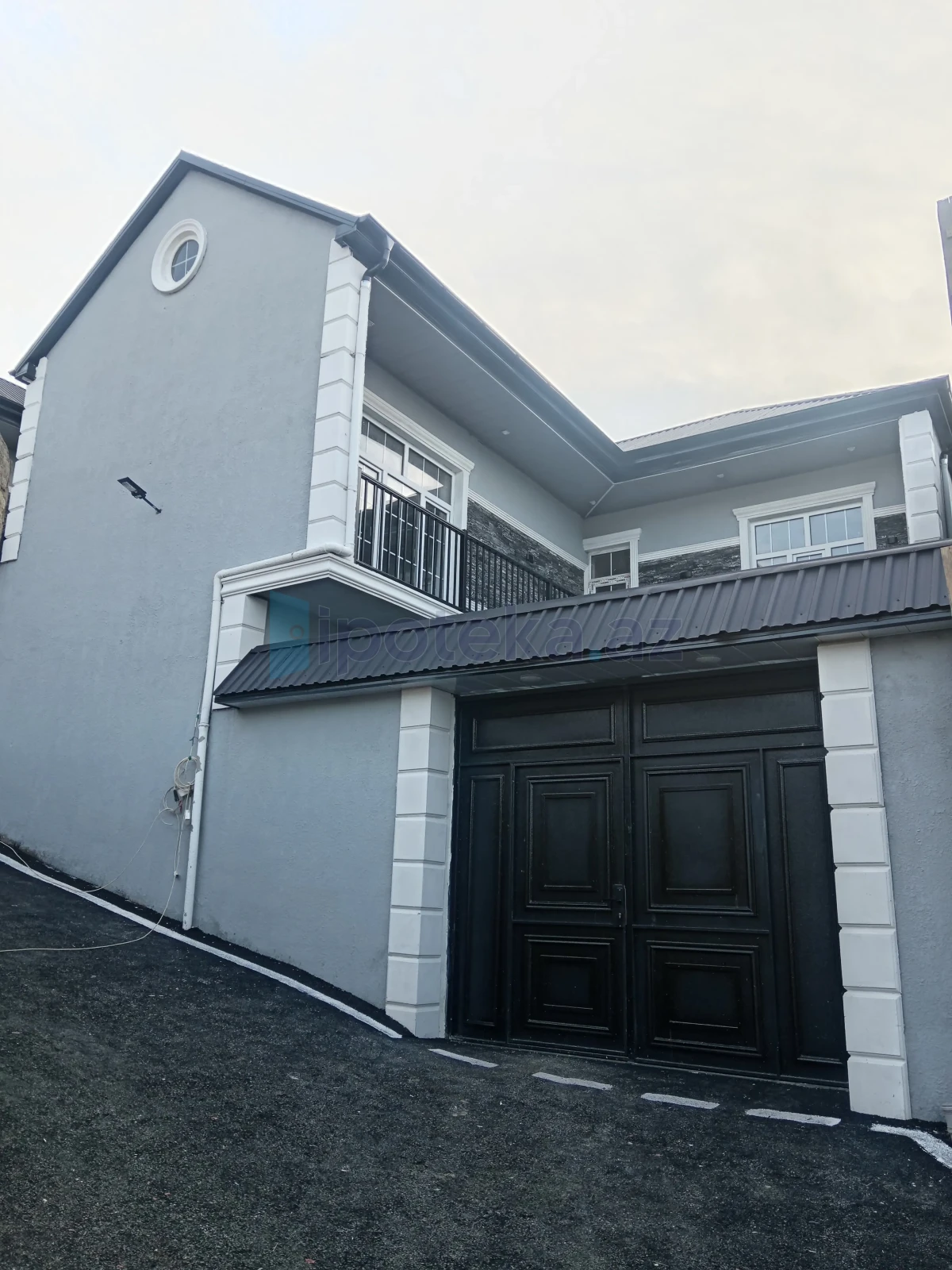 Satılır 5 otaqlı həyət evi 180 m²