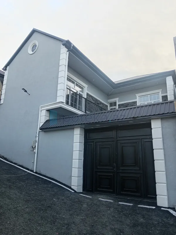 Satılır 5 otaqlı həyət evi 180 m²