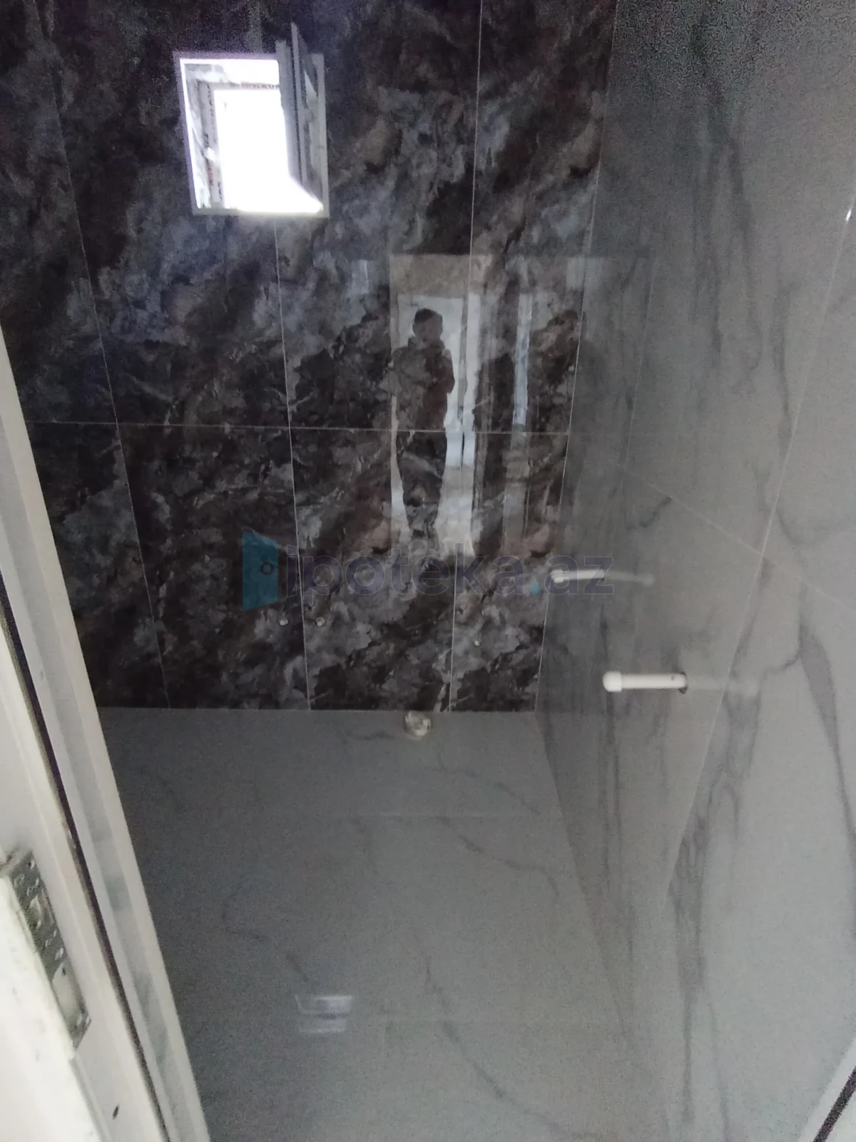 Satılır 5 otaqlı həyət evi 180 m²