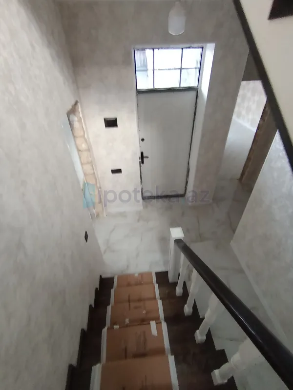 Satılır 5 otaqlı həyət evi 180 m²