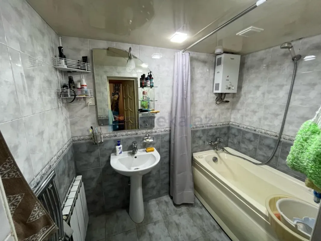 Satılır 3 otaqlı köhnə tikili 85 m²