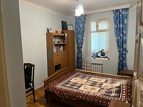 Satılır 3 otaqlı köhnə tikili 85 m²