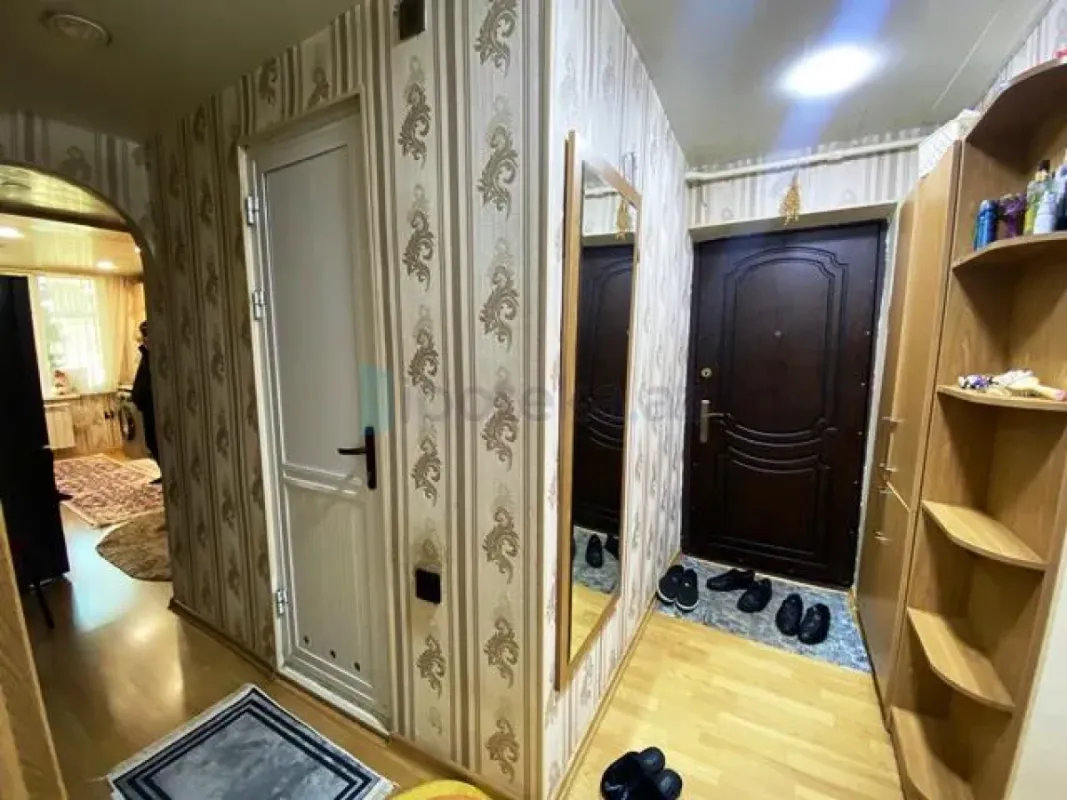 Satılır 3 otaqlı köhnə tikili 90 m²