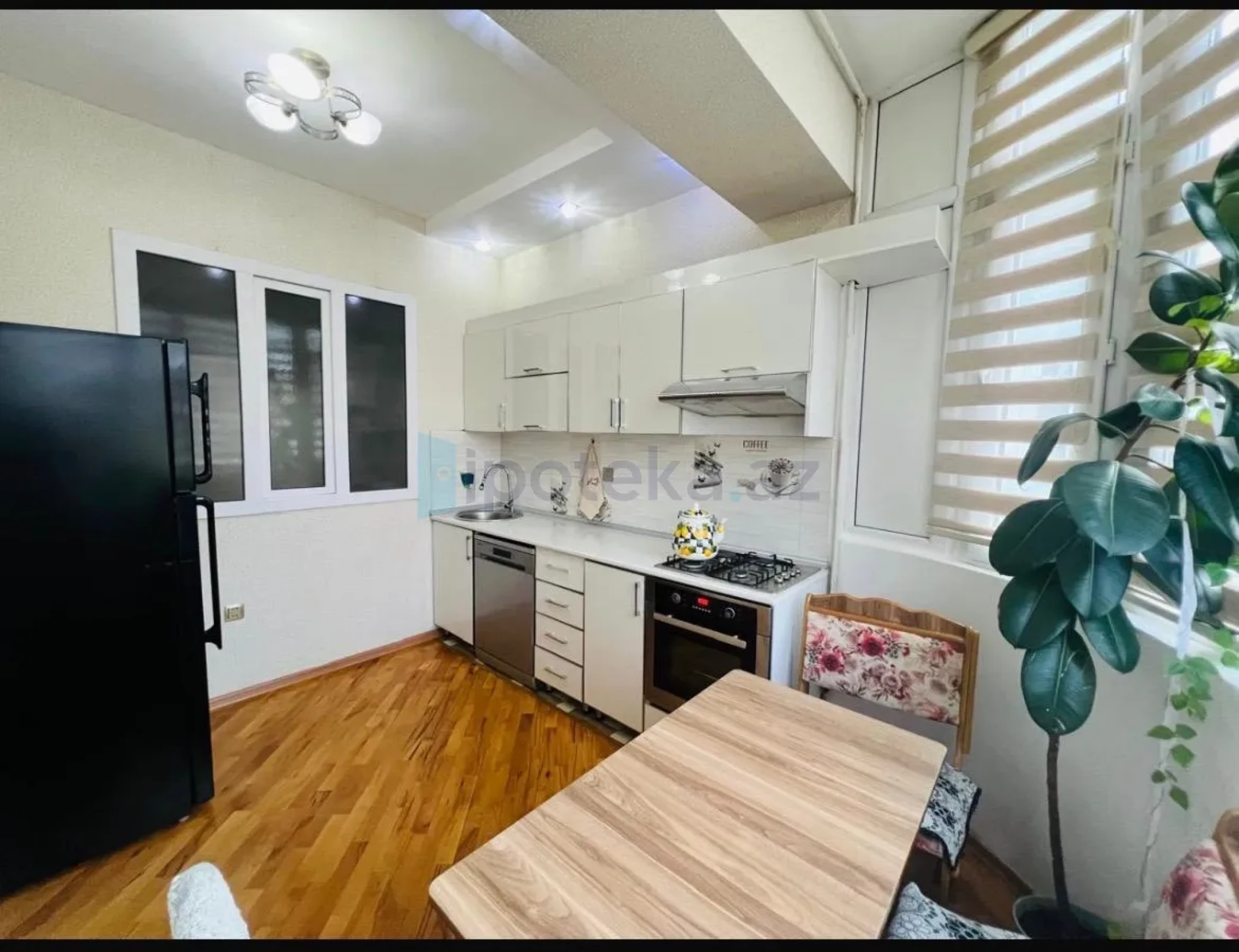 Satılır 3 otaqlı yeni tikili 100 m²