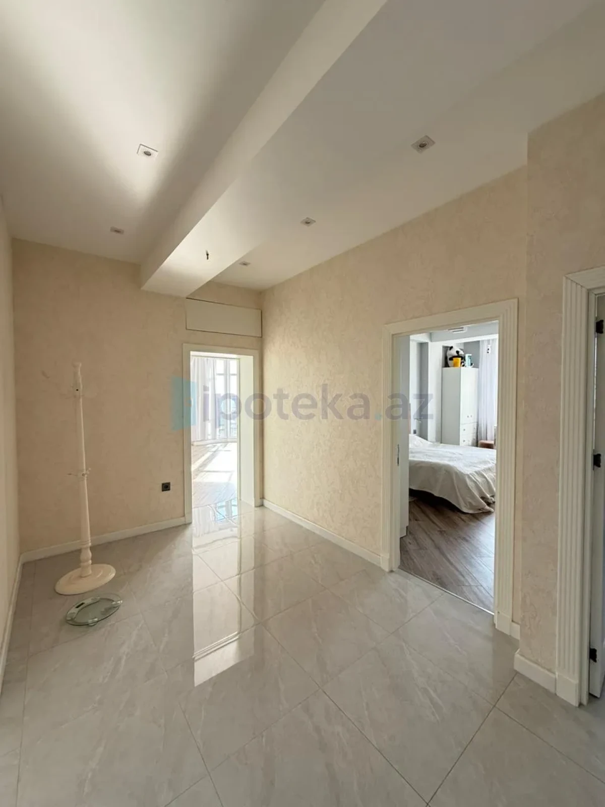 Satılır 2 otaqlı yeni tikili 90 m²