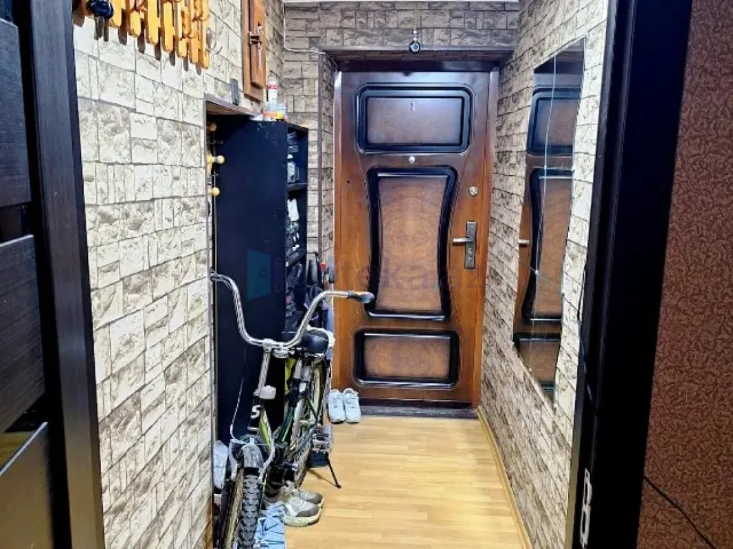 Satılır 2 otaqlı köhnə tikili 50 m²