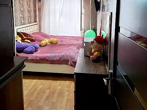 Satılır 2 otaqlı köhnə tikili 50 m²