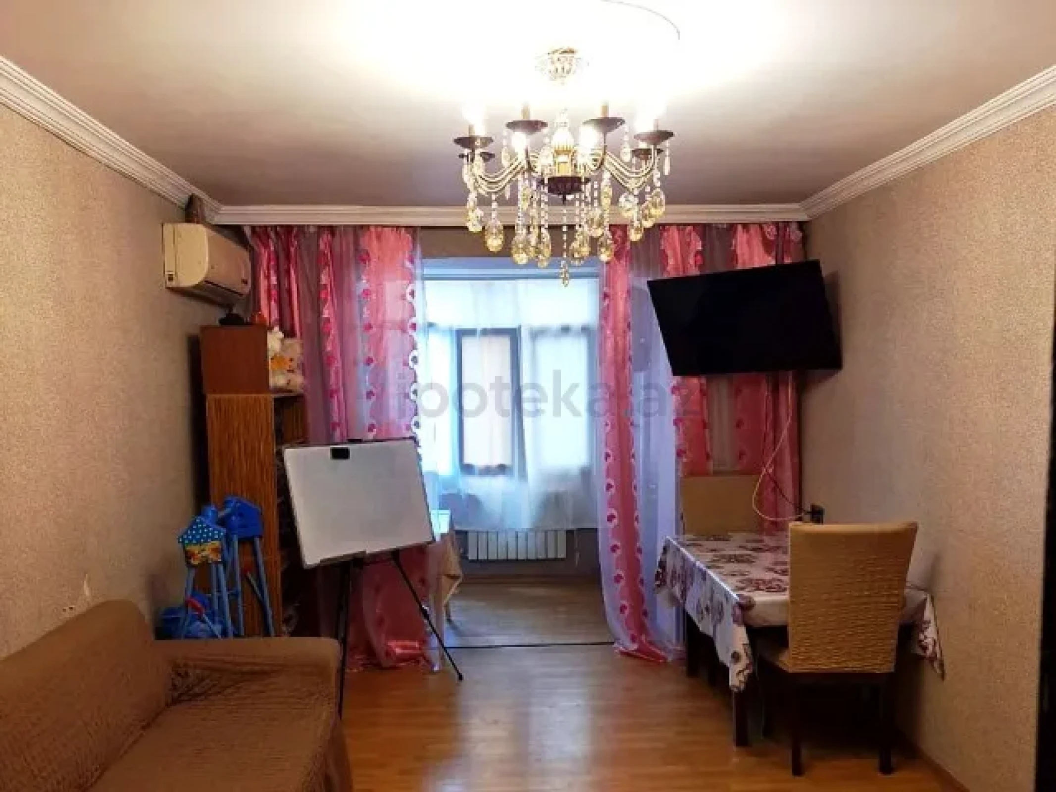 Satılır 2 otaqlı köhnə tikili 50 m²