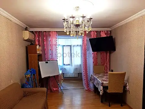 Satılır 2 otaqlı köhnə tikili 50 m²