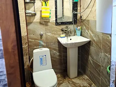Satılır 2 otaqlı köhnə tikili 50 m²