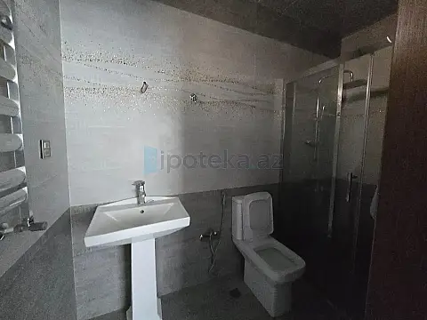 Satılır 4 otaqlı mənzil 185 m²
