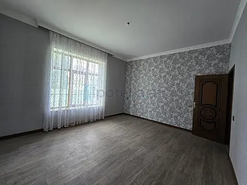 Satılır 4 otaqlı mənzil 185 m²