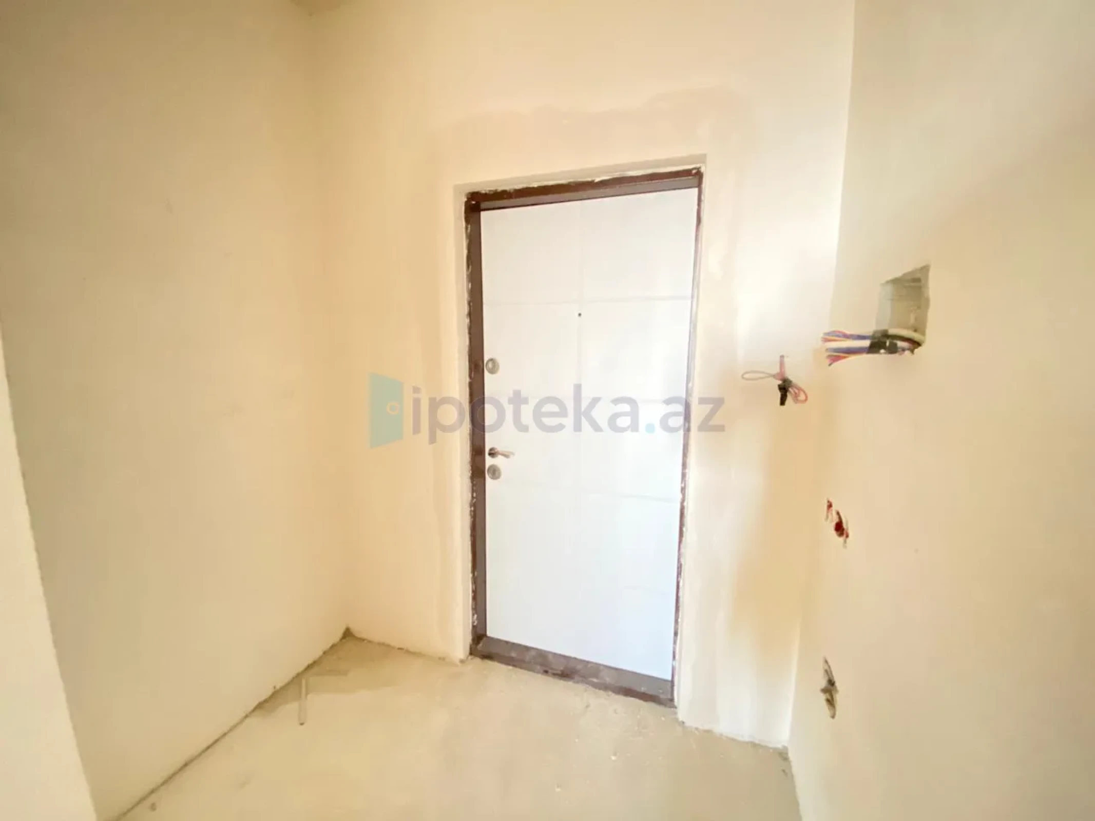 Satılır 3 otaqlı yeni tikili 130.5 m²