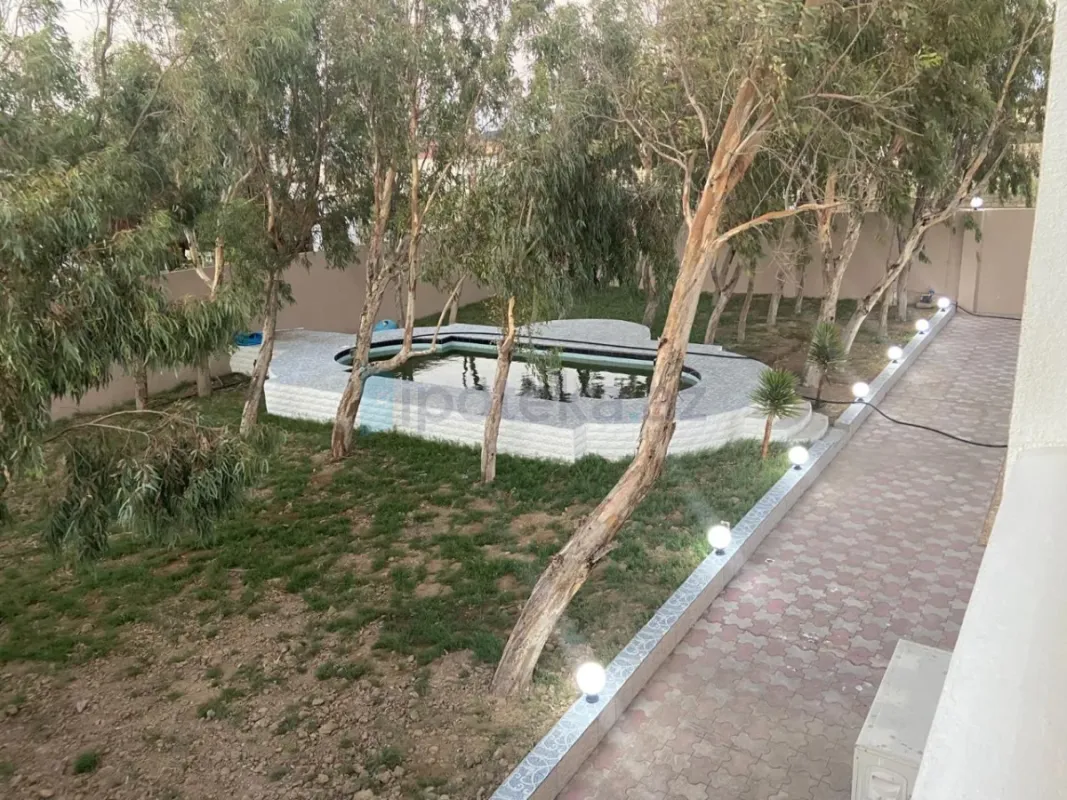 Satılır 4 otaqlı mənzil 160 m²