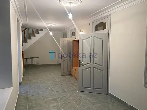 Satılır 4 otaqlı mənzil 160 m²