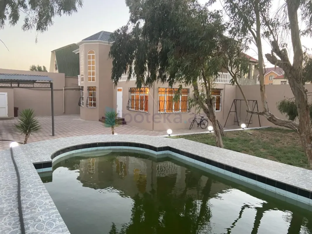 Satılır 4 otaqlı mənzil 160 m²