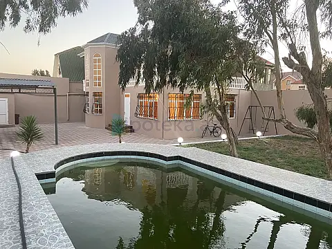 Satılır 4 otaqlı mənzil 160 m²