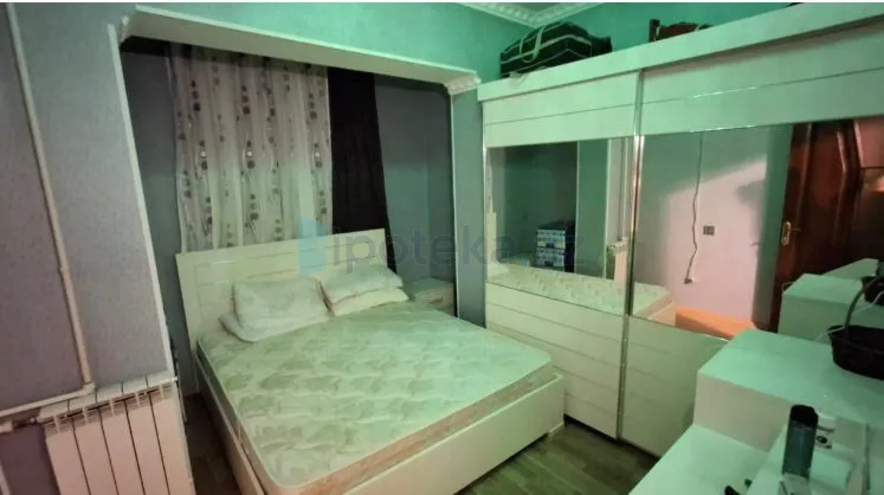 Satılır 2 otaqlı köhnə tikili 40 m²