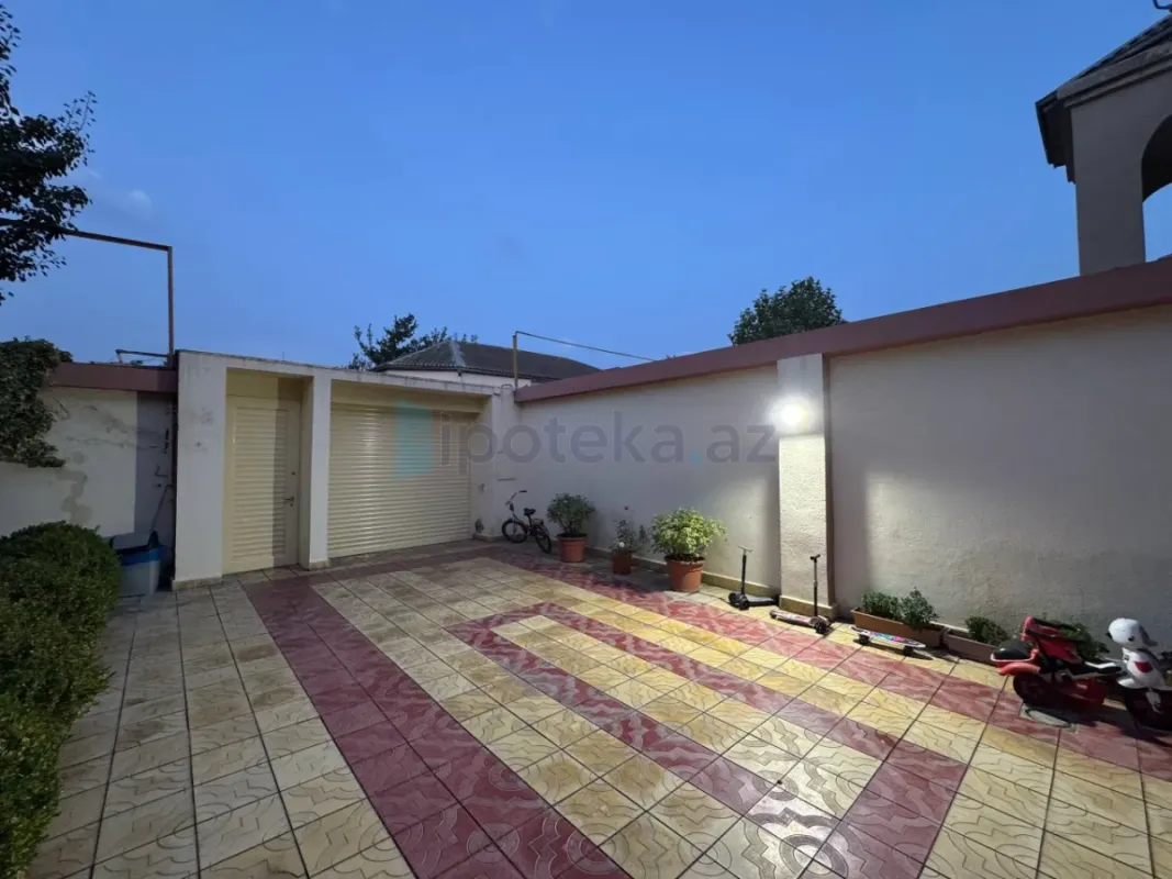 Satılır 6 otaqlı həyət evi 250 m²