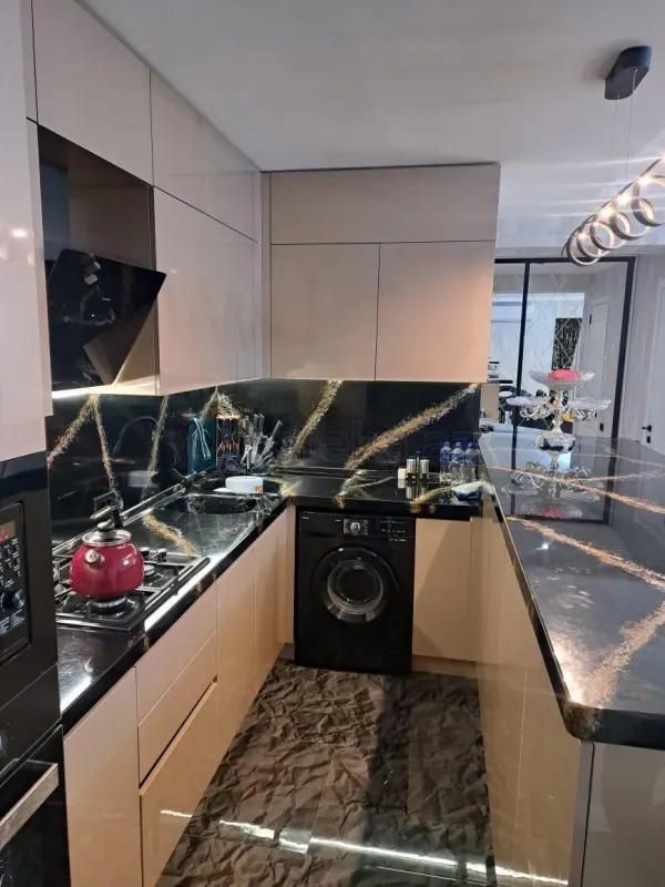 Satılır 3 otaqlı yeni tikili 108 m²