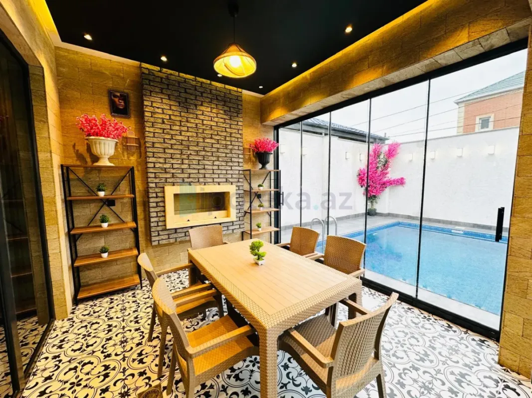 Satılır 4 otaqlı mənzil 180 m²