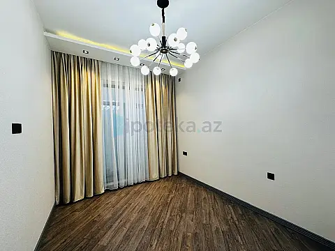 Satılır 4 otaqlı mənzil 180 m²