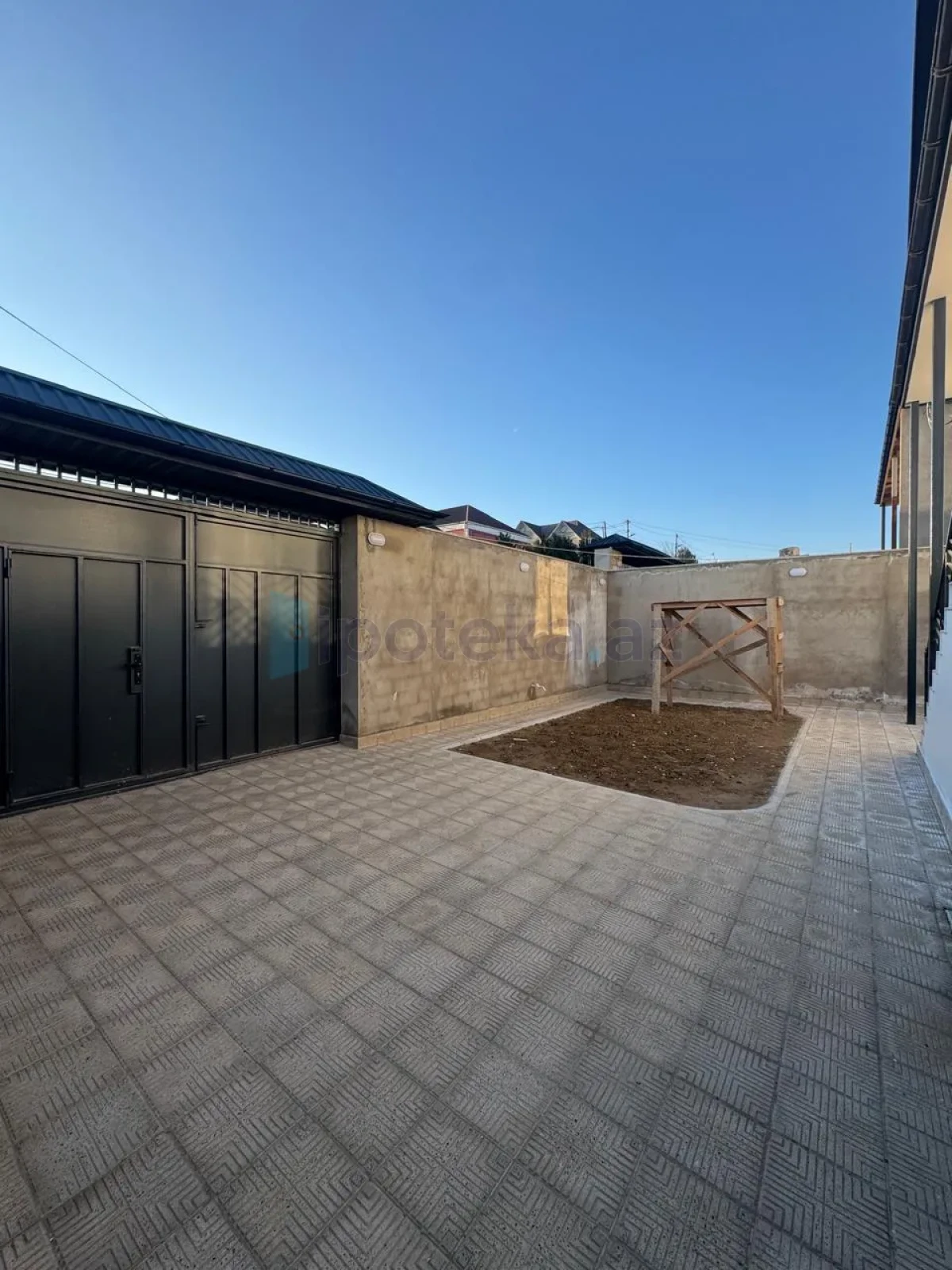 Satılır 4 otaqlı həyət evi 180 m²