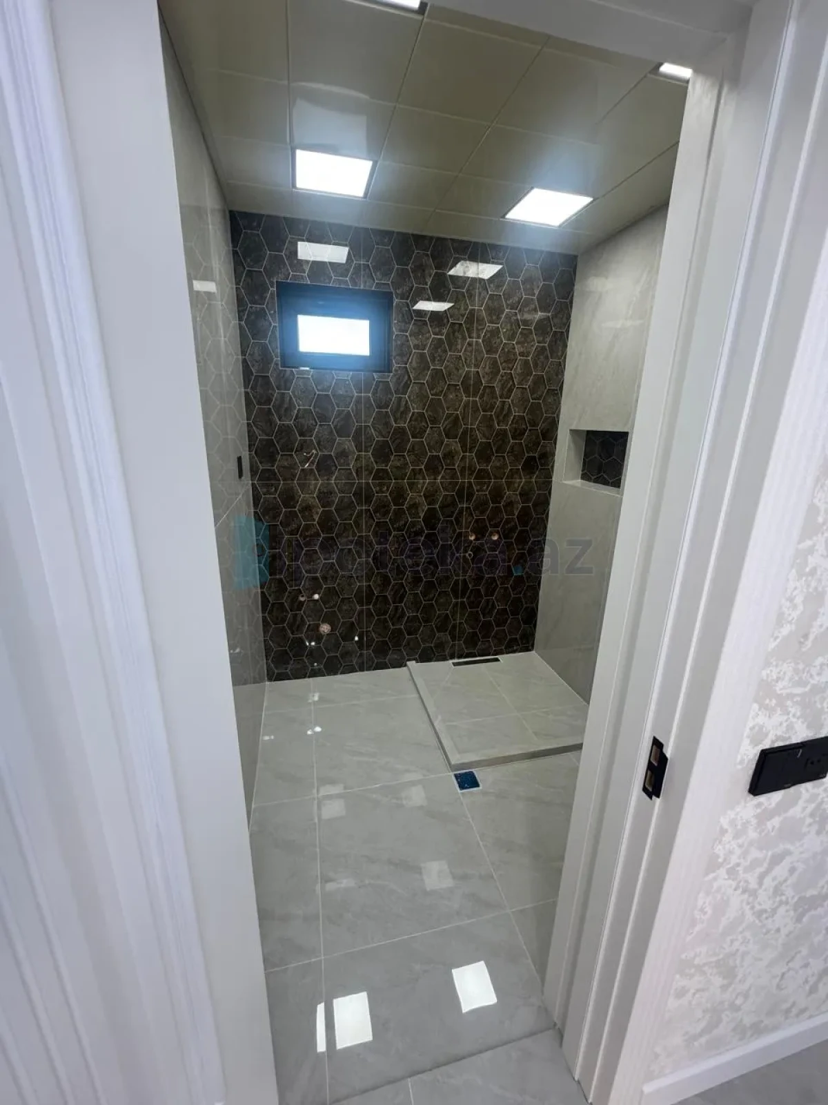 Satılır 4 otaqlı həyət evi 180 m²